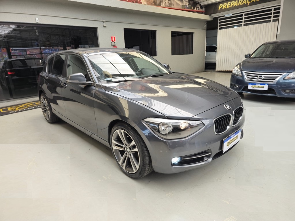 BMW 118i Cinza