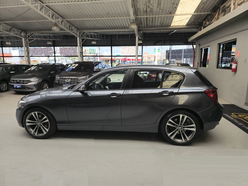 BMW 118i Cinza