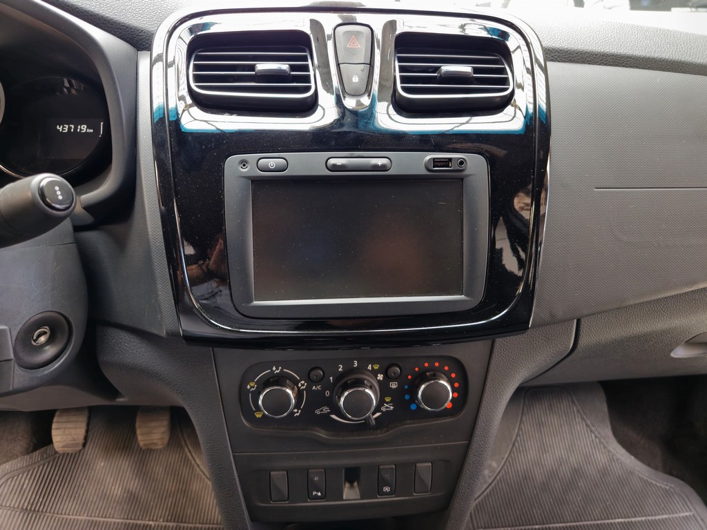 Renault Logan Branco