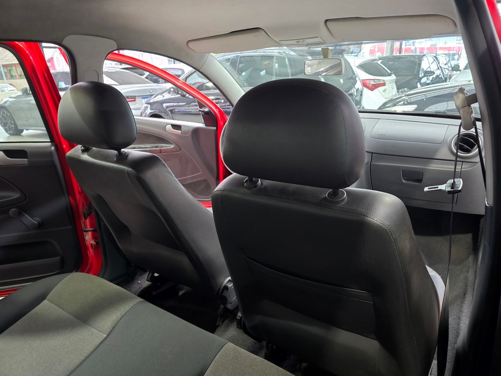 Volkswagen Voyage Vermelho
