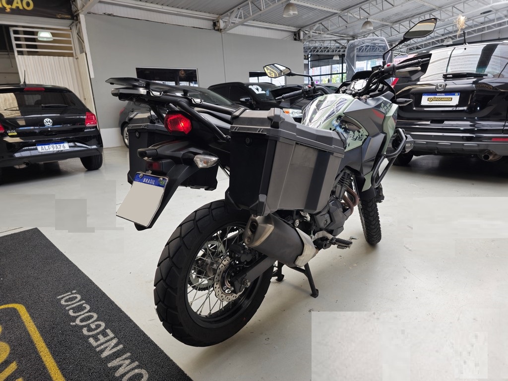 Kawasaki Versys-X Cinza