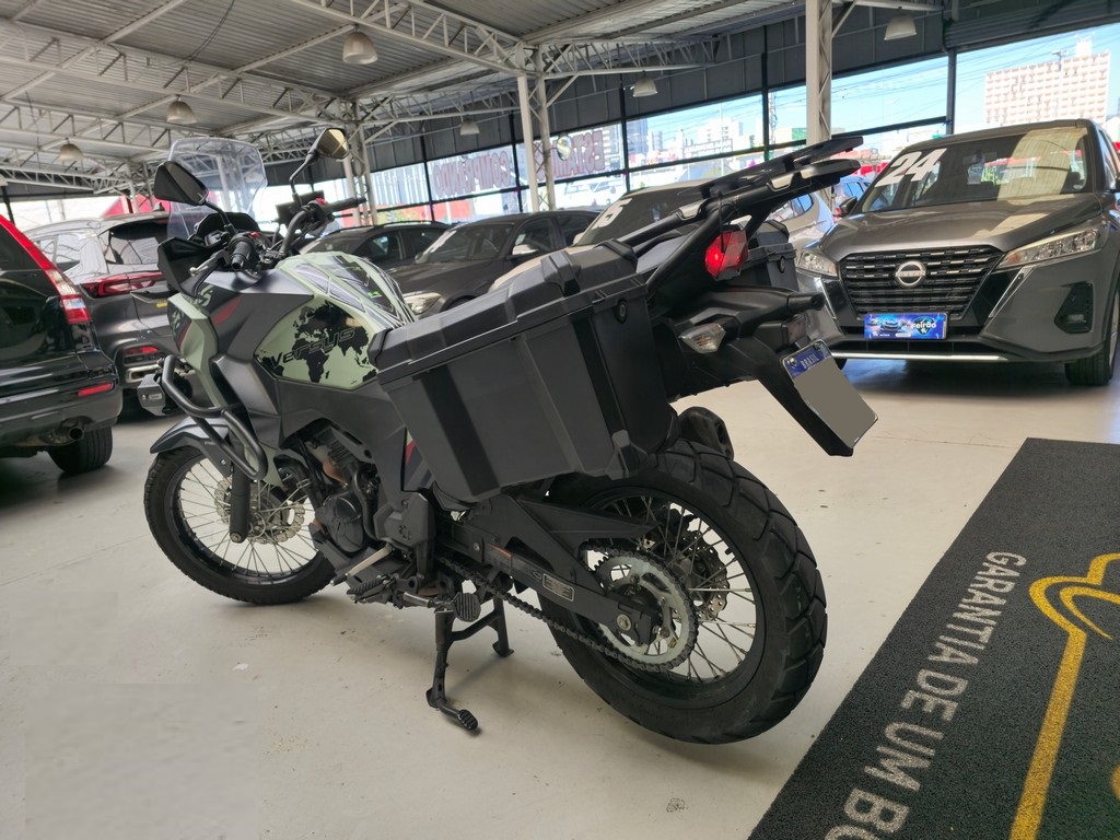Kawasaki Versys-X Cinza