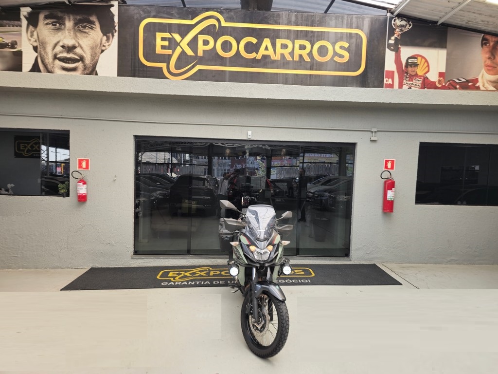 Kawasaki Versys-X Cinza