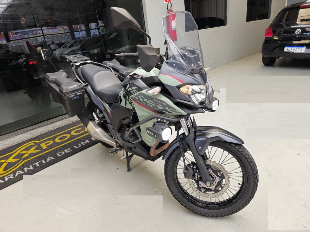 Kawasaki Versys-X Cinza