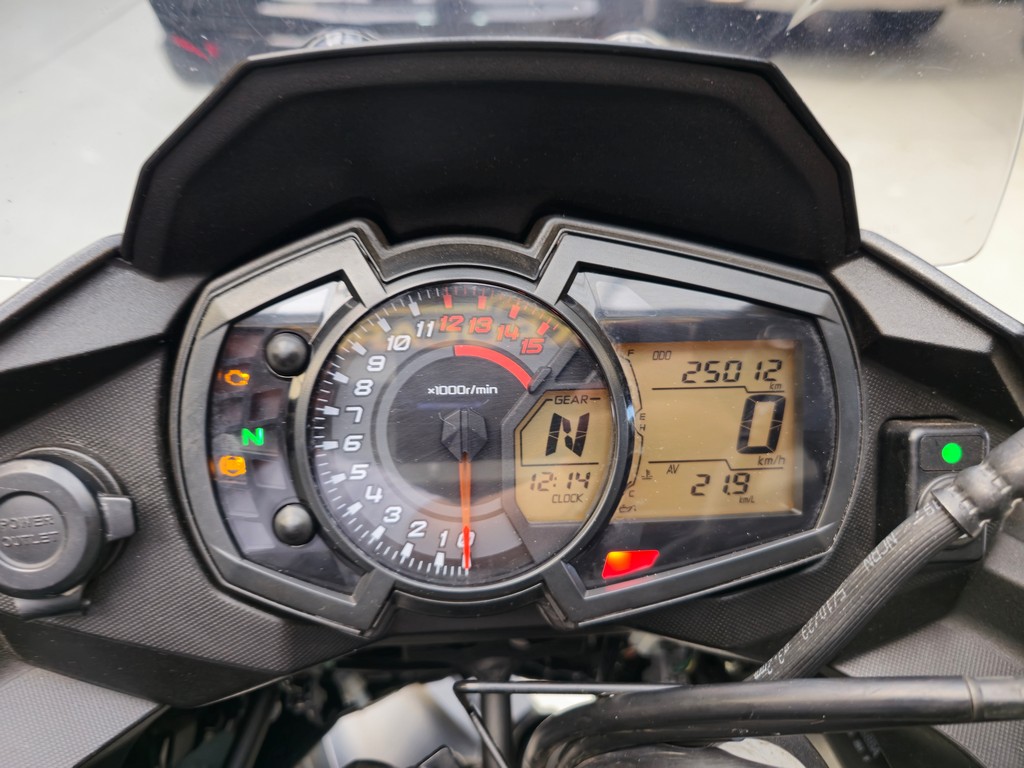 Kawasaki Versys-X Cinza