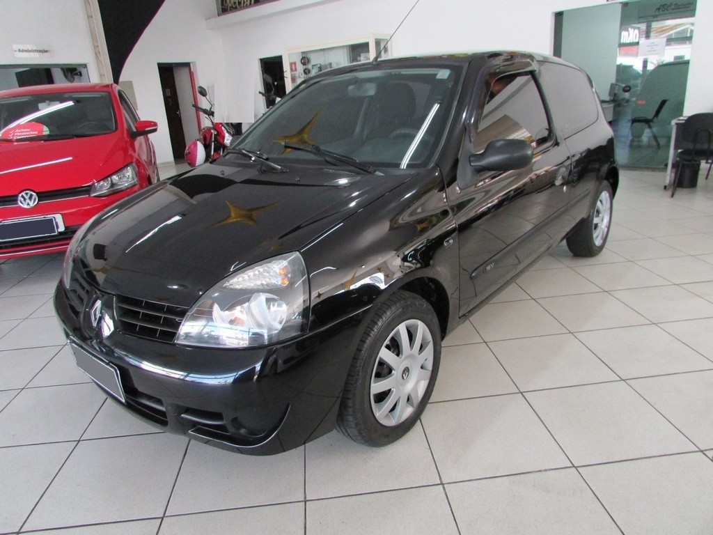Renault Clio Preto