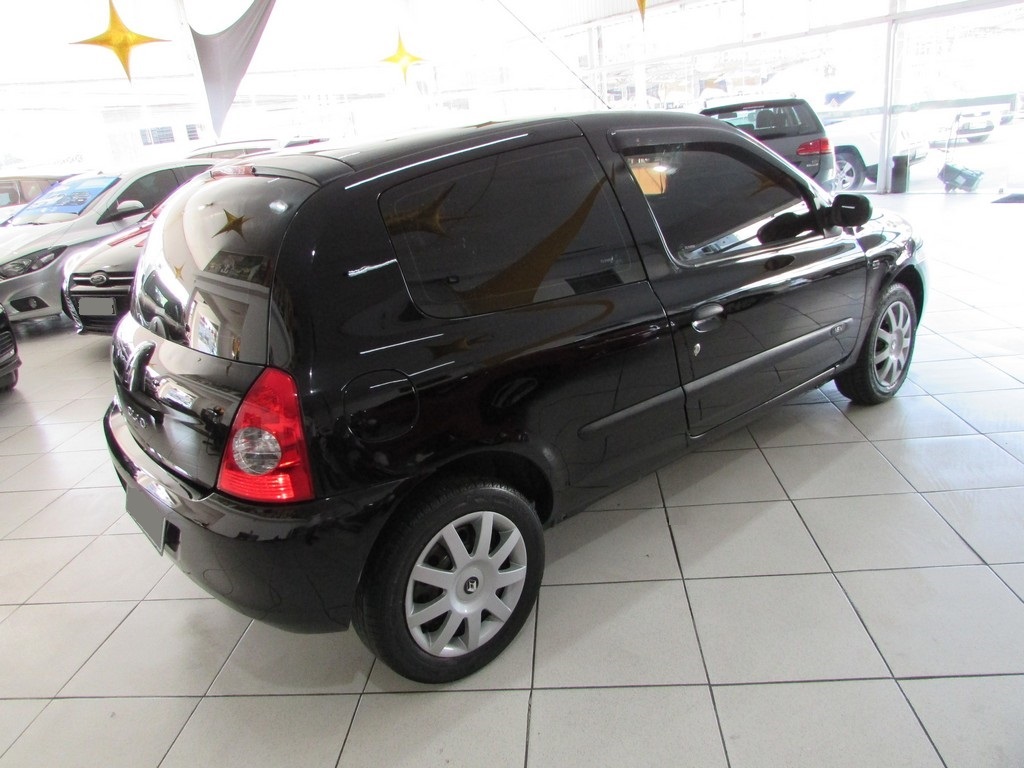 Renault Clio Preto