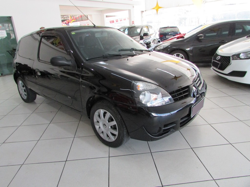 Renault Clio Preto
