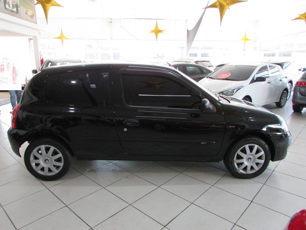 Renault Clio Preto