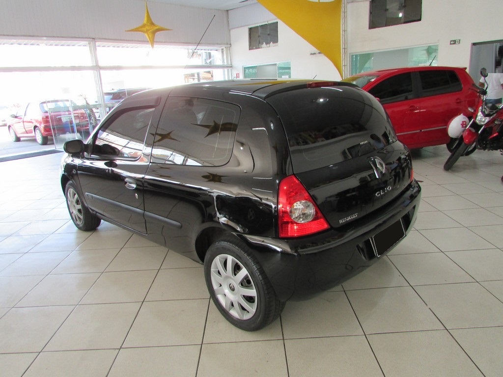 Renault Clio Preto