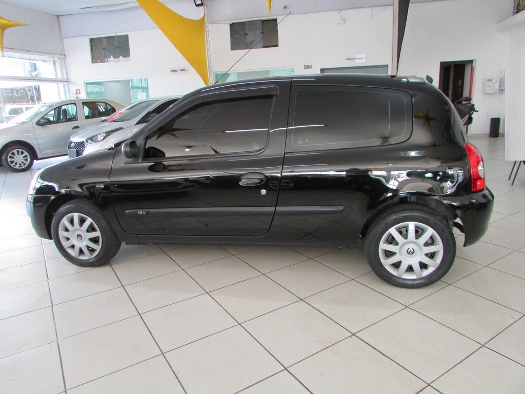 Renault Clio Preto