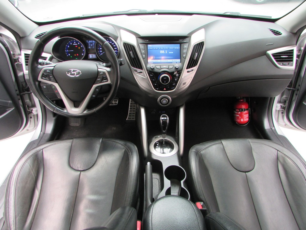 Hyundai Veloster Prata