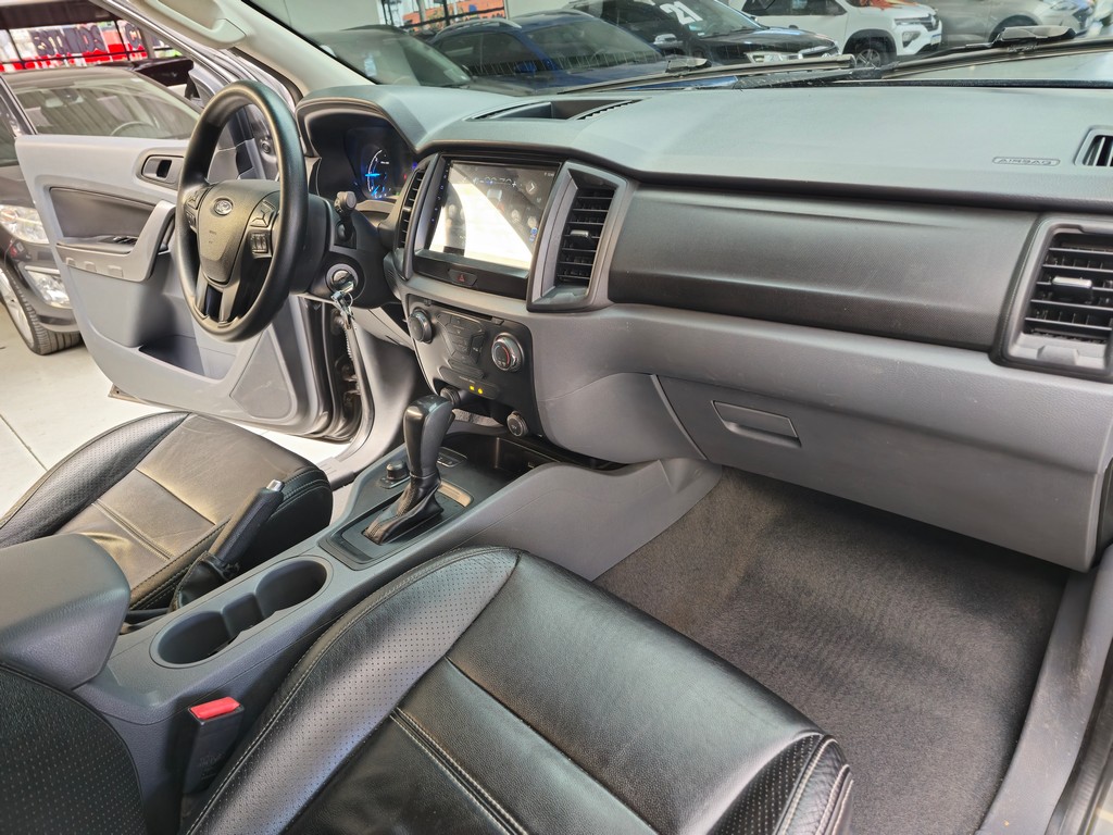Ford Ranger Cinza