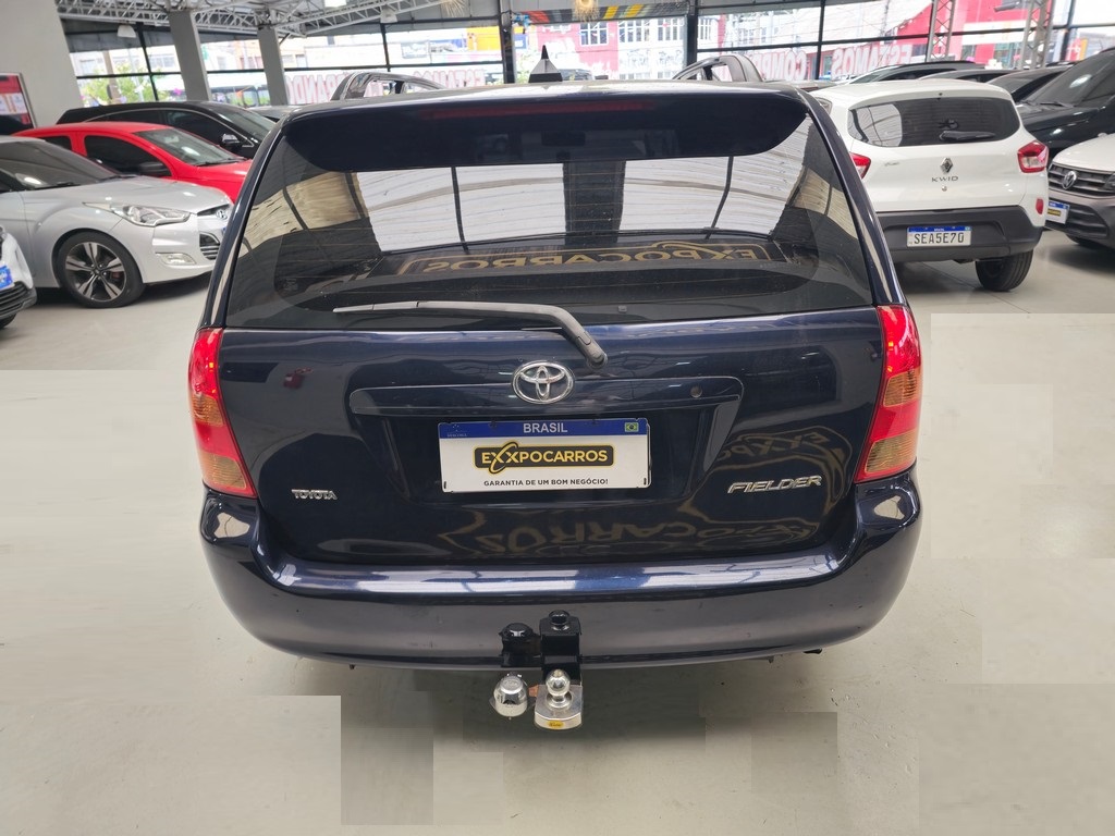 Toyota Corolla Fielder Azul