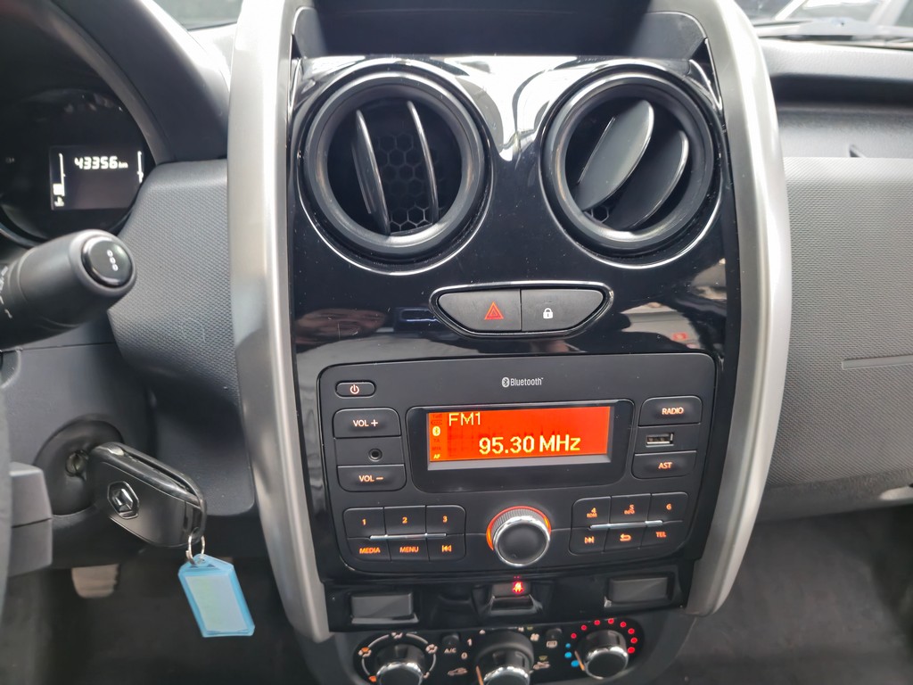 Renault Duster Oroch Preto