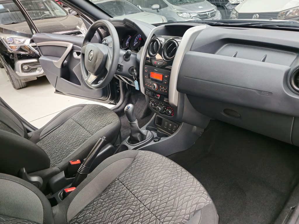 Renault Duster Oroch Preto