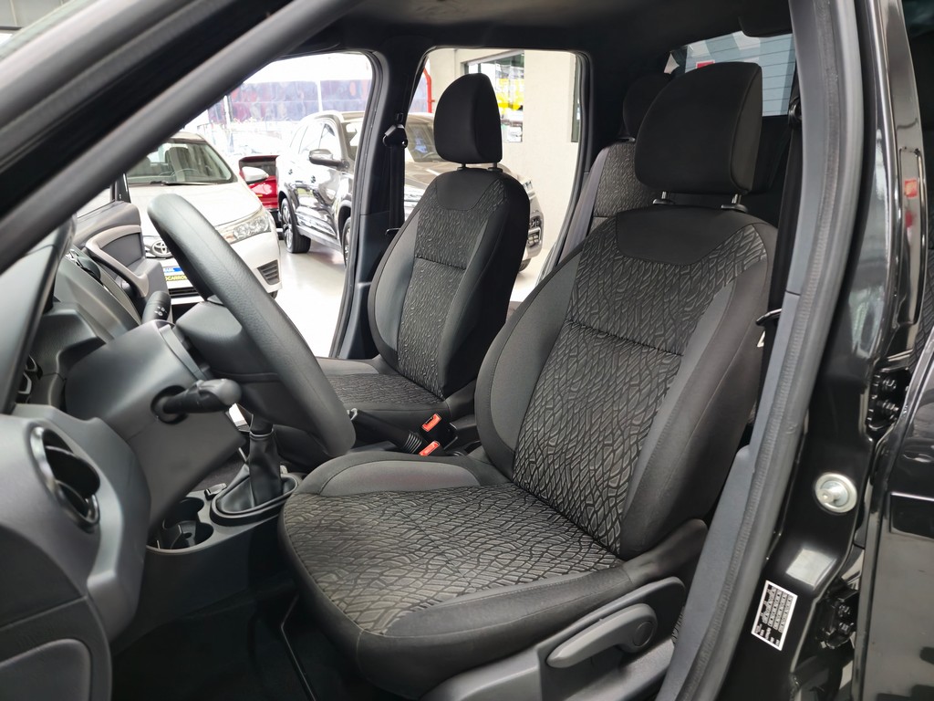 Renault Duster Oroch Preto