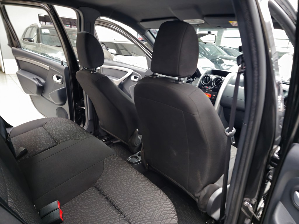 Renault Duster Oroch Preto