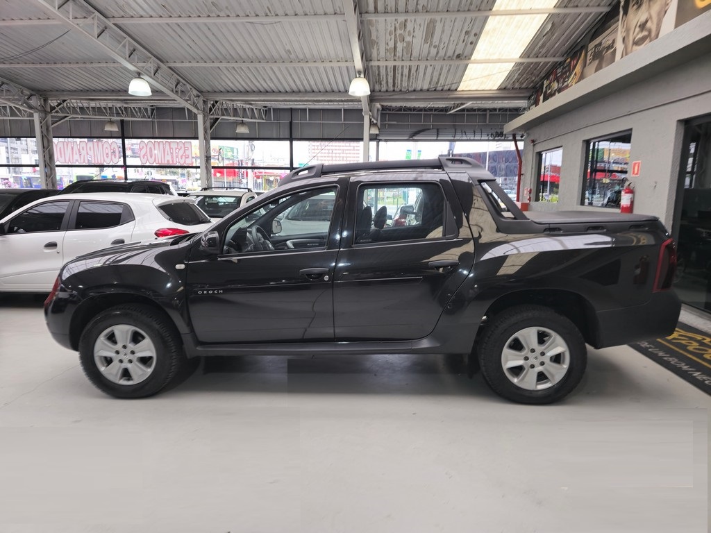 Renault Duster Oroch Preto