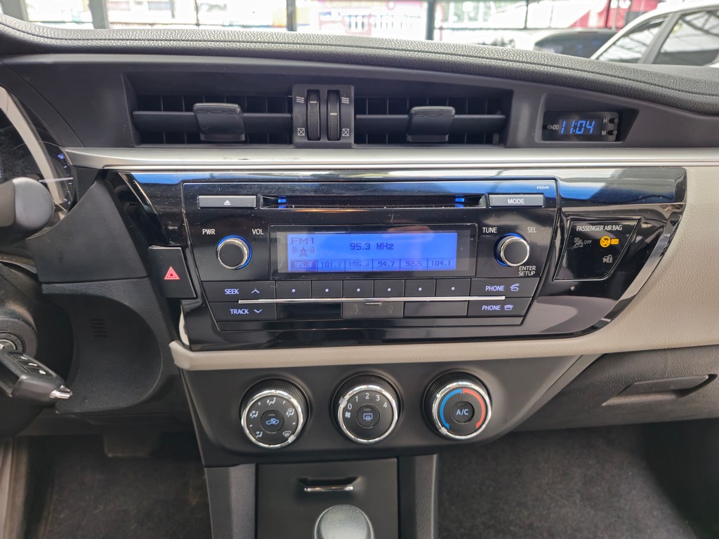 Toyota Corolla Prata