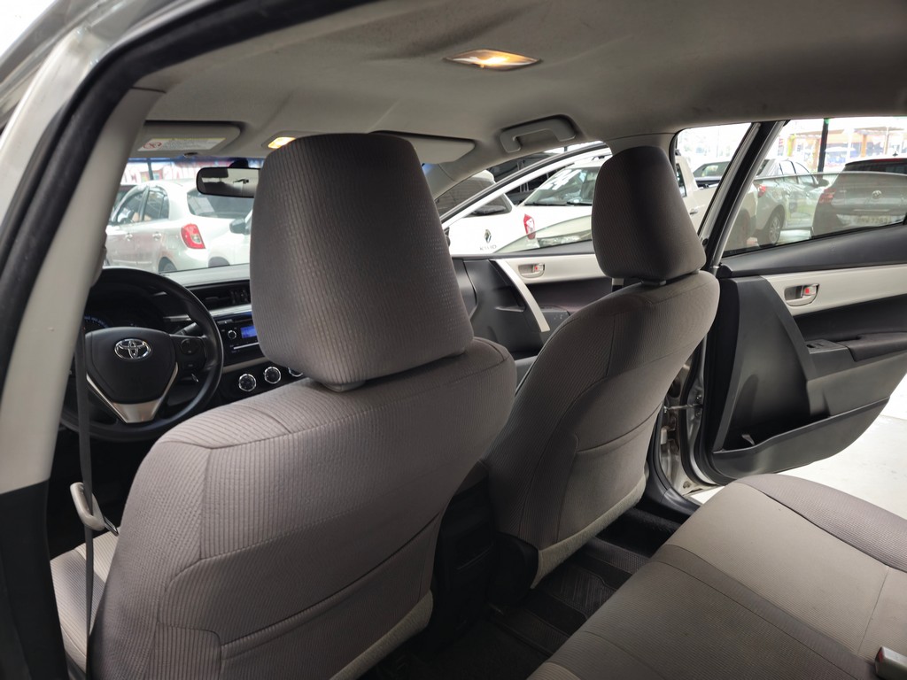 Toyota Corolla Prata