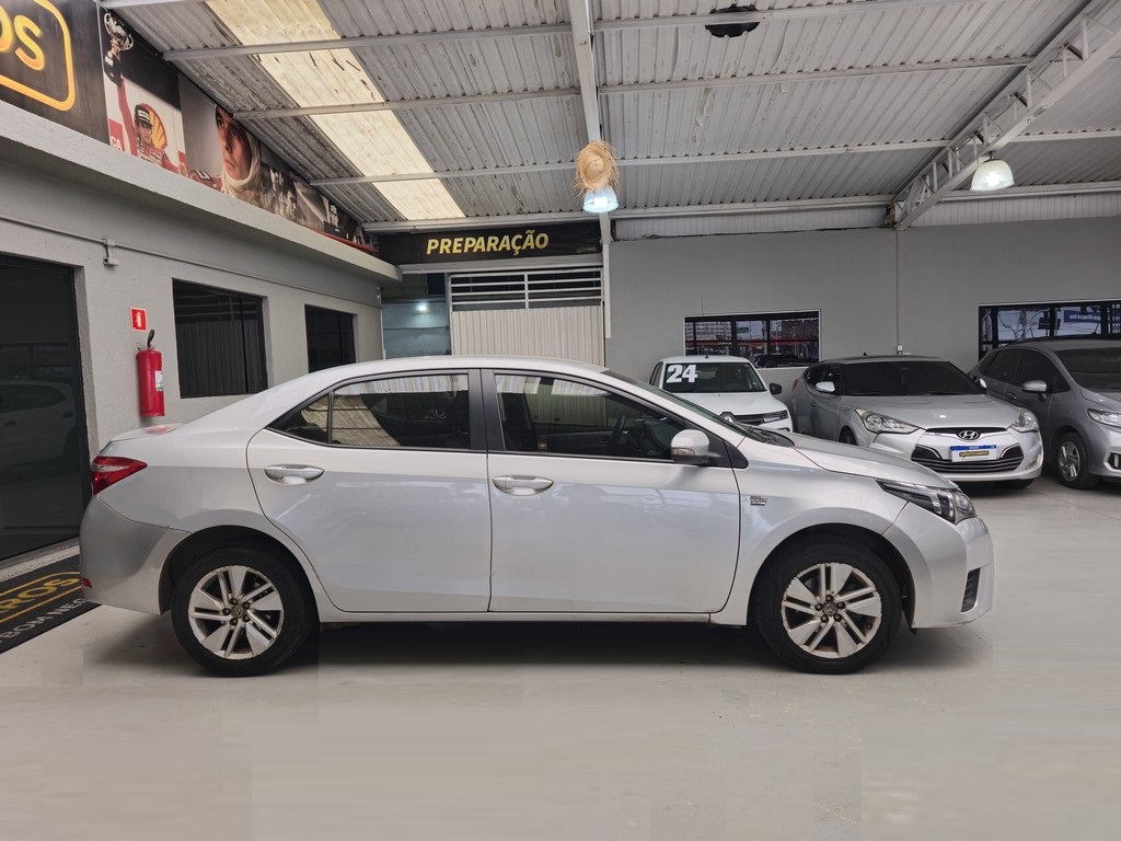 Toyota Corolla Prata