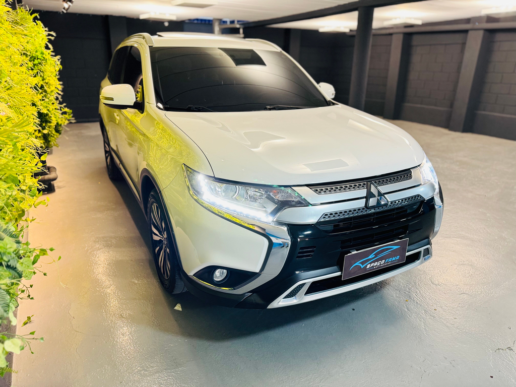 Mitsubishi Outlander Branco