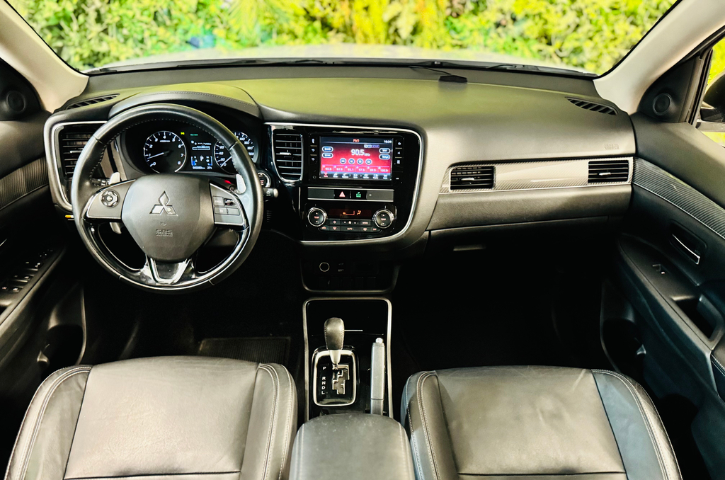 Mitsubishi Outlander Branco