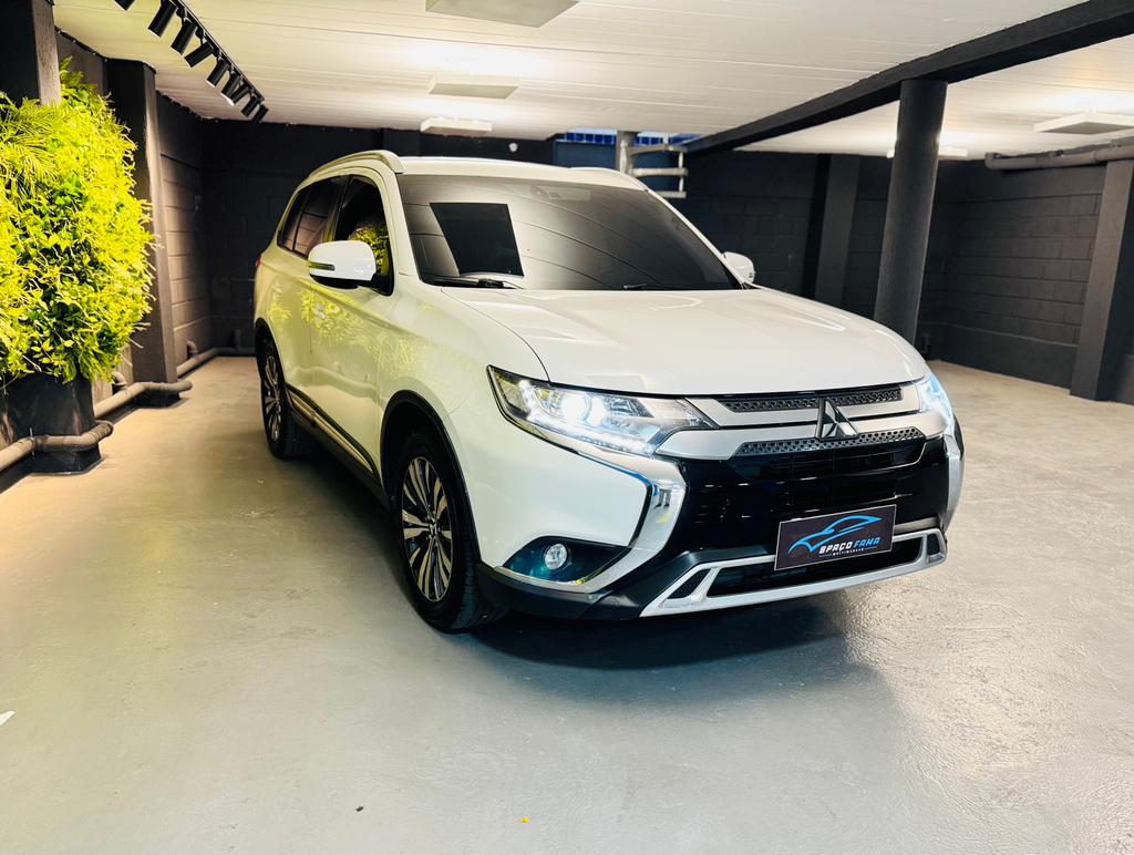 Mitsubishi Outlander Branco