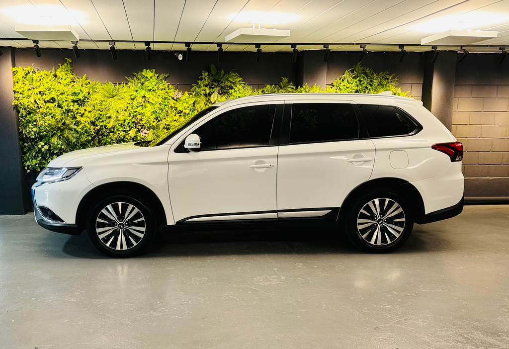 Mitsubishi Outlander Branco