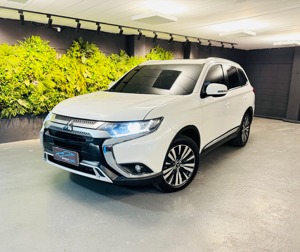 Mitsubishi Outlander Branco