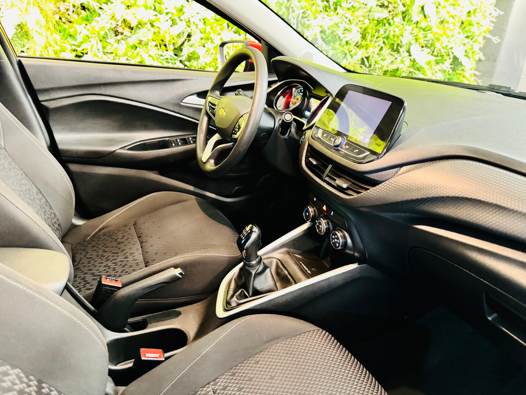 Chevrolet Onix Laranja