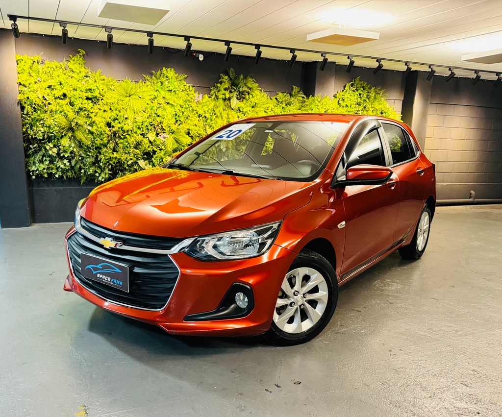 Chevrolet Onix Laranja