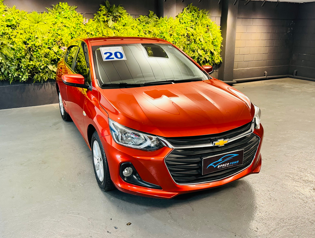 Chevrolet Onix Laranja
