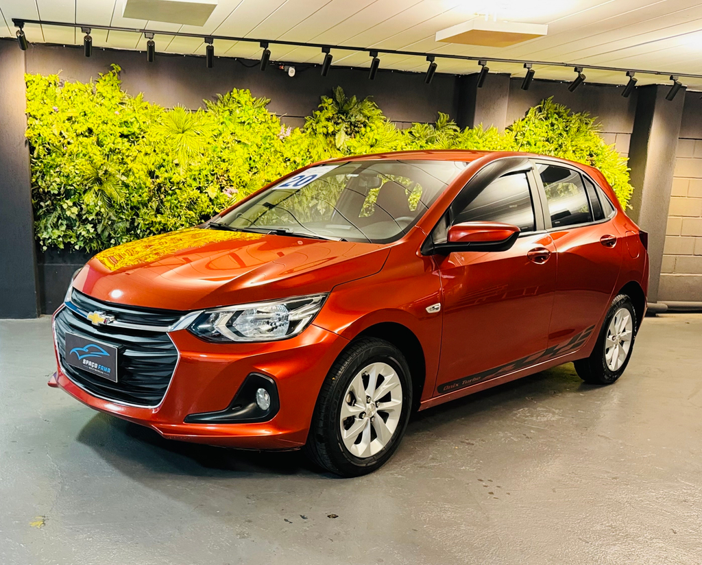 Chevrolet Onix Laranja