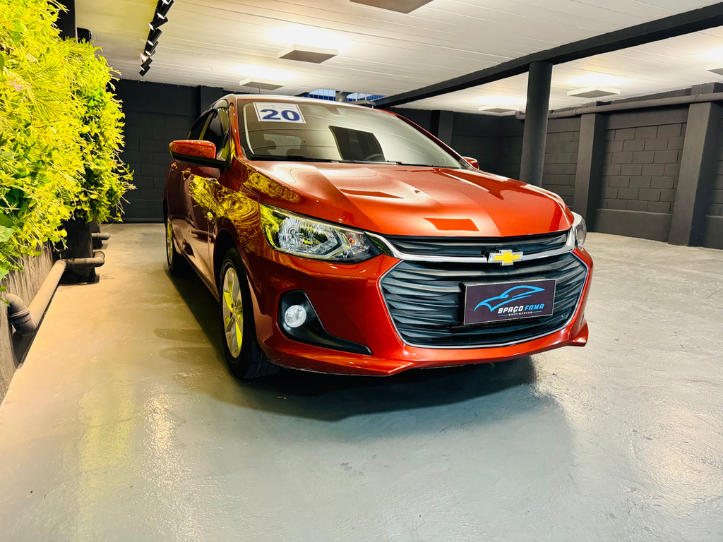 Chevrolet Onix Laranja