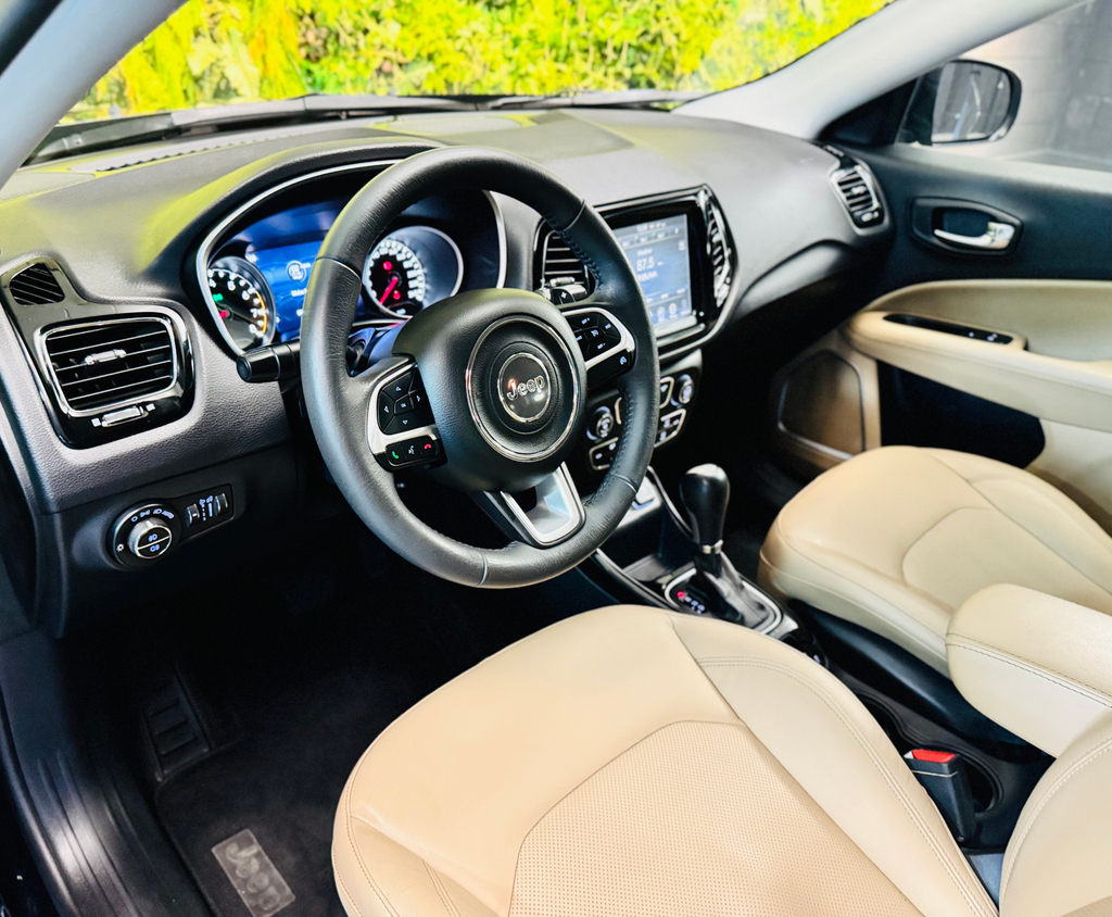 Jeep Compass Preto