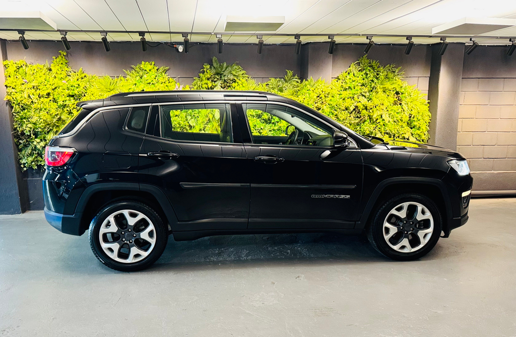 Jeep Compass Preto