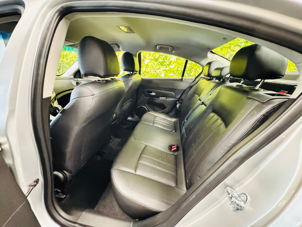 Chevrolet Cruze Sedan Prata