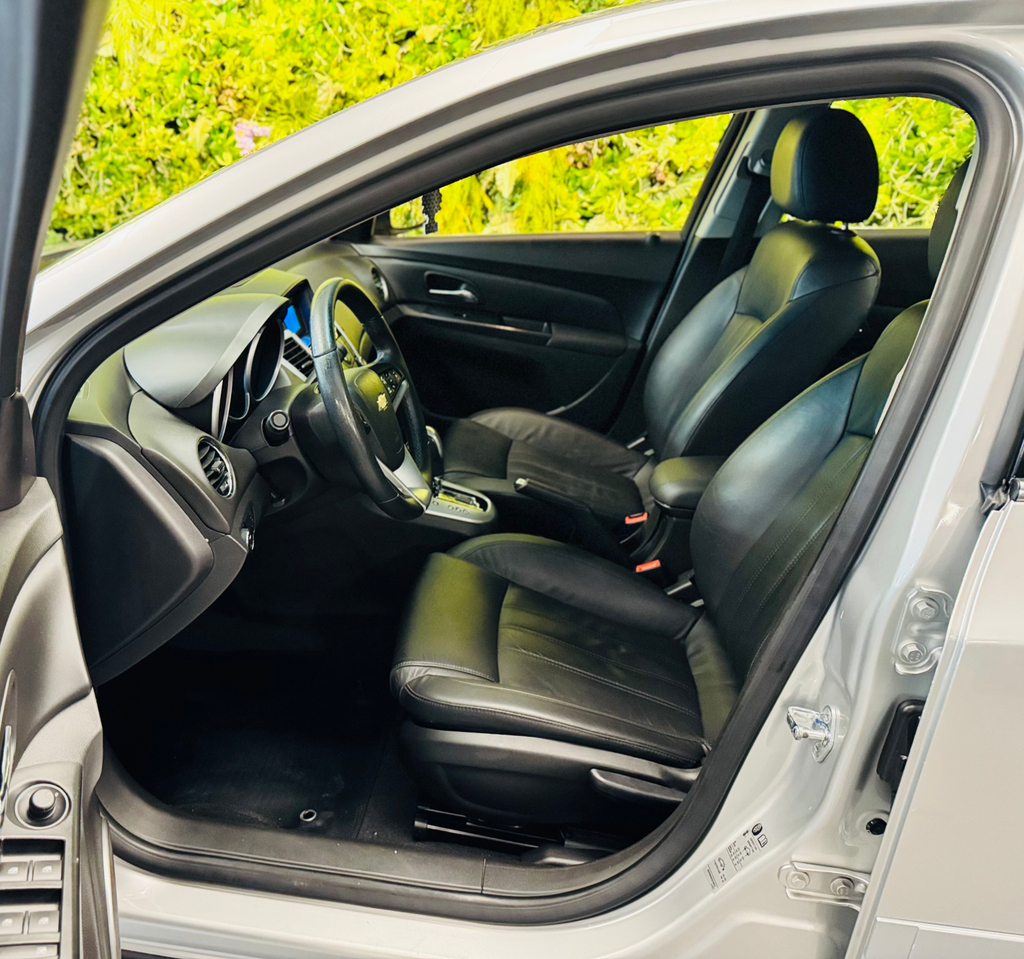 Chevrolet Cruze Sedan Prata