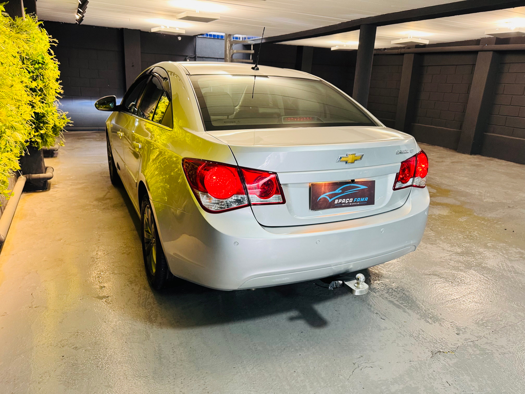 Chevrolet Cruze Sedan Prata