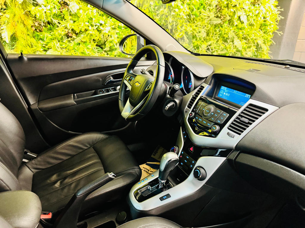 Chevrolet Cruze Sedan Prata