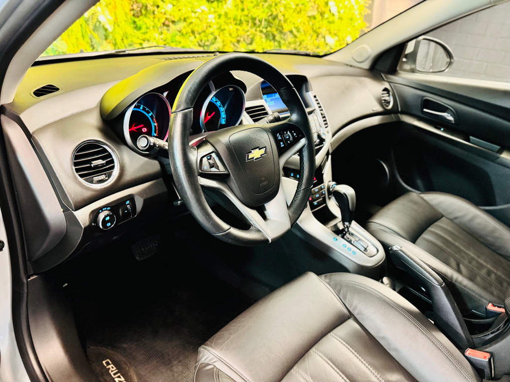 Chevrolet Cruze Sedan Prata