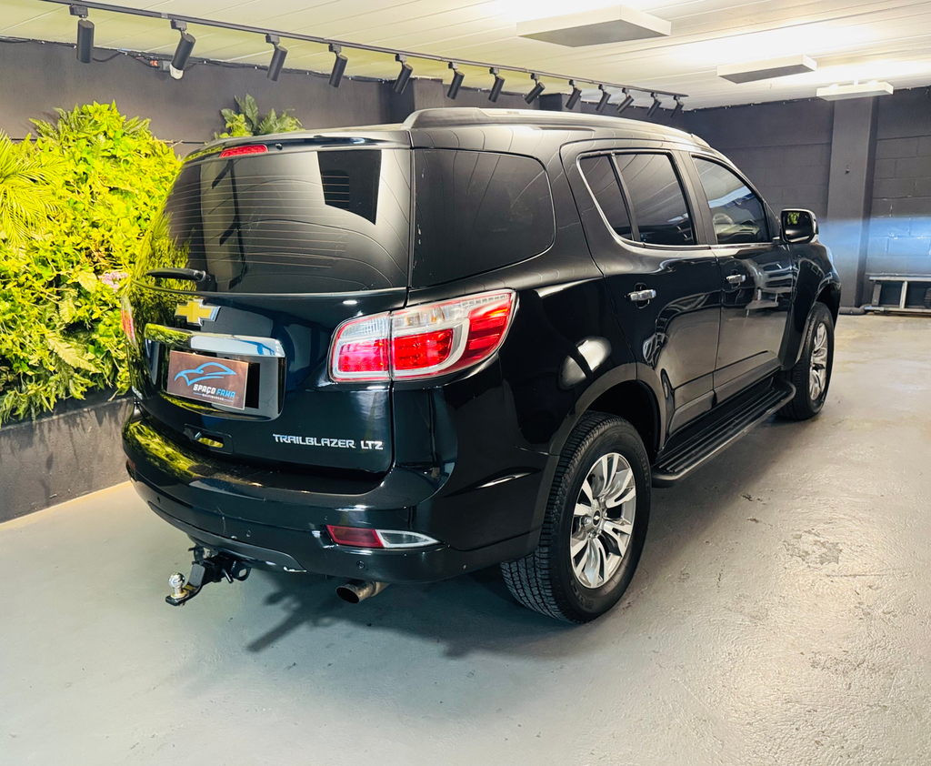 Chevrolet TrailBlazer Preto