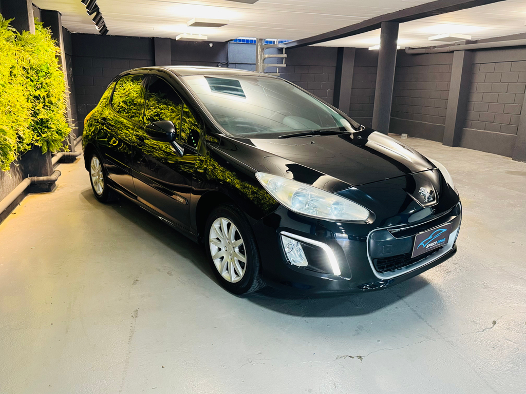 Peugeot 308 Preto