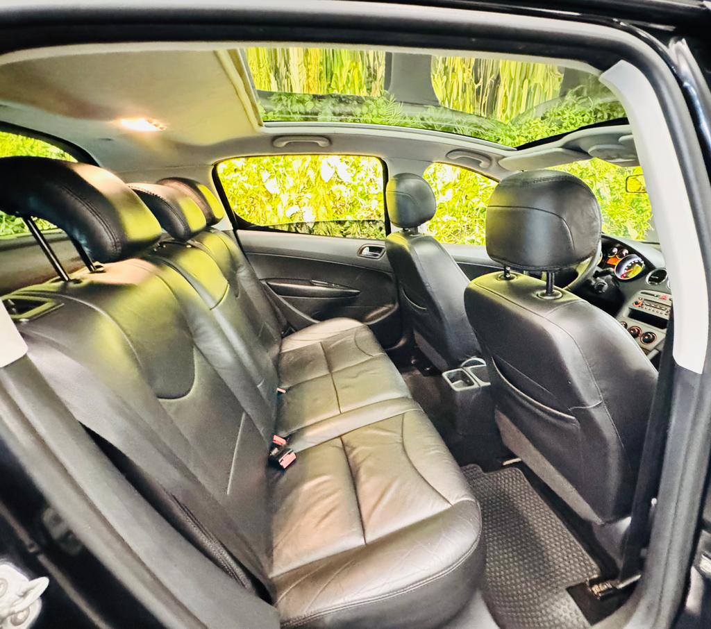 Peugeot 308 Preto