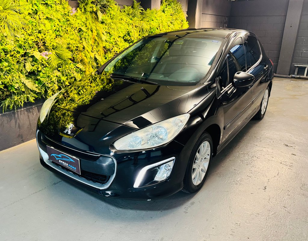 Peugeot 308 Preto