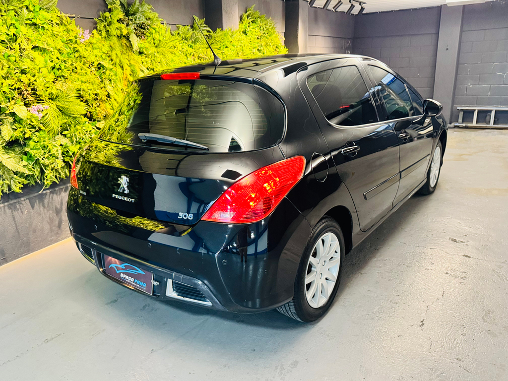 Peugeot 308 Preto
