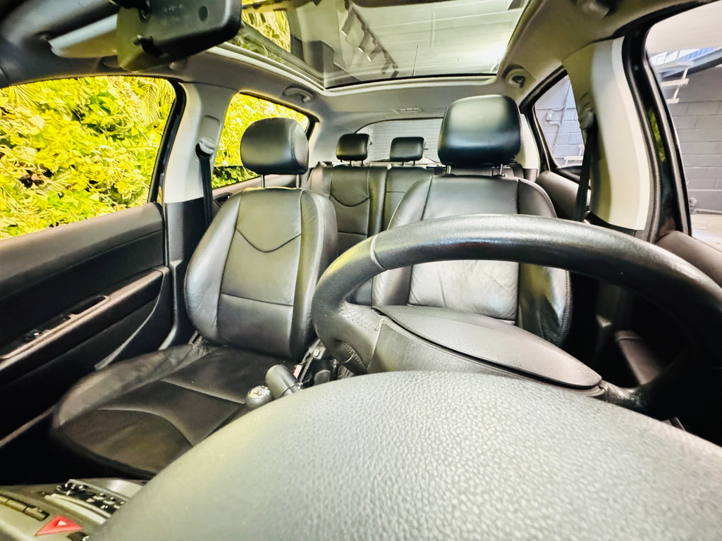 Peugeot 308 Preto