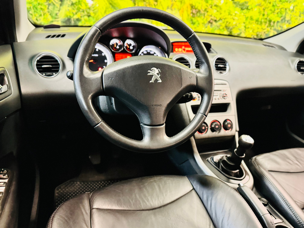 Peugeot 308 Preto